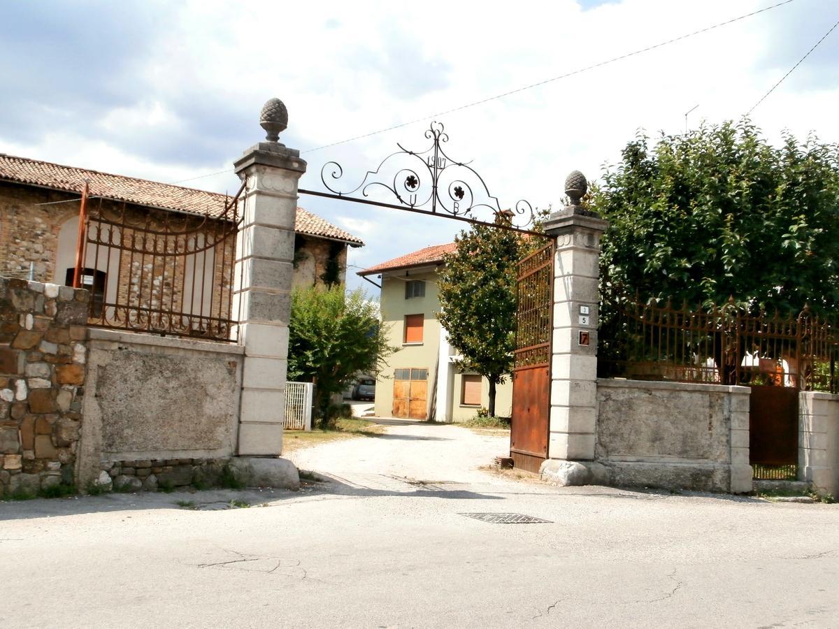 B&B Nella Terra Di Mezzo Caporiacco Exterior photo